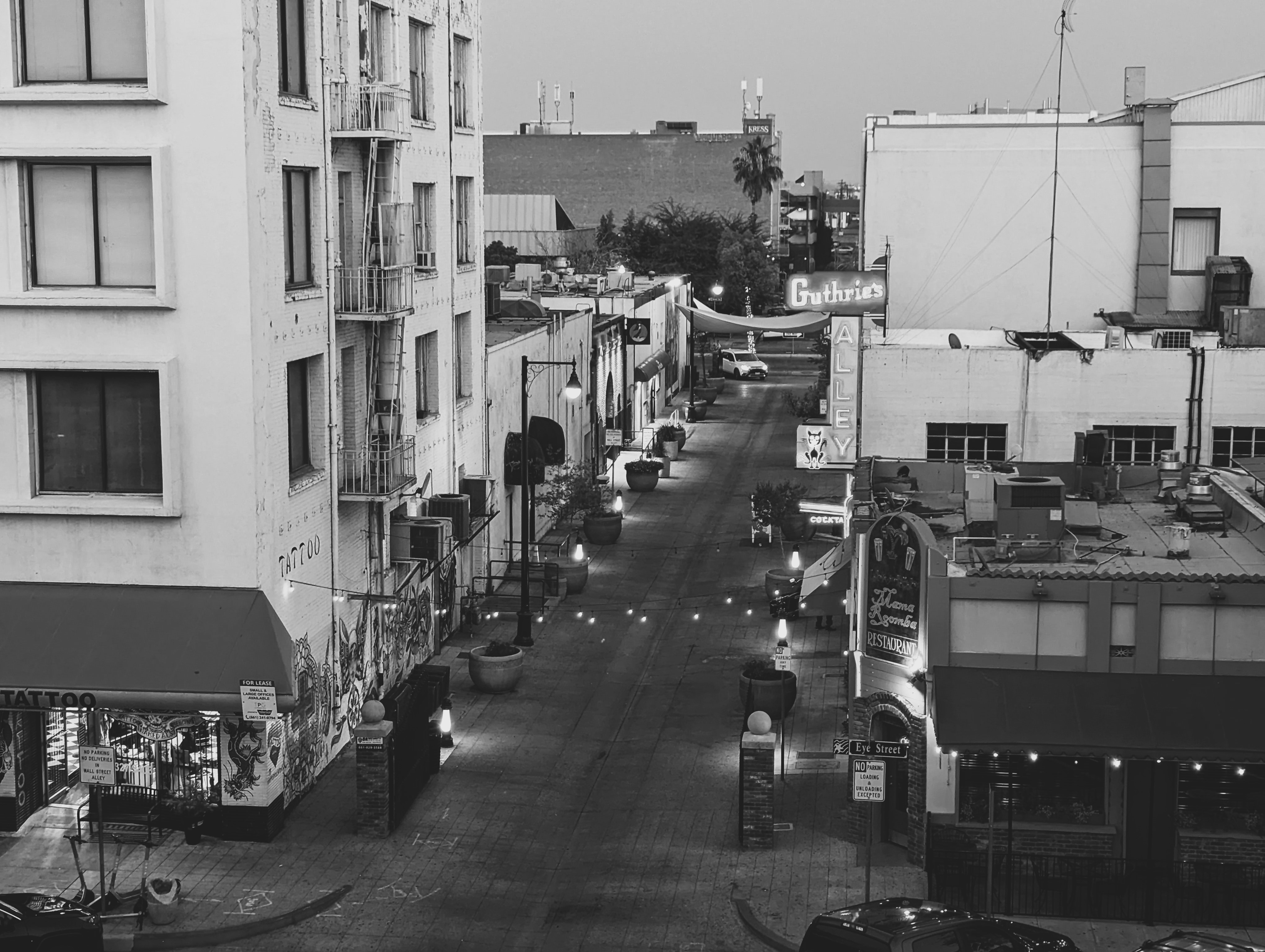 Picture of Wall Street Alley in Downtown Bakersfield